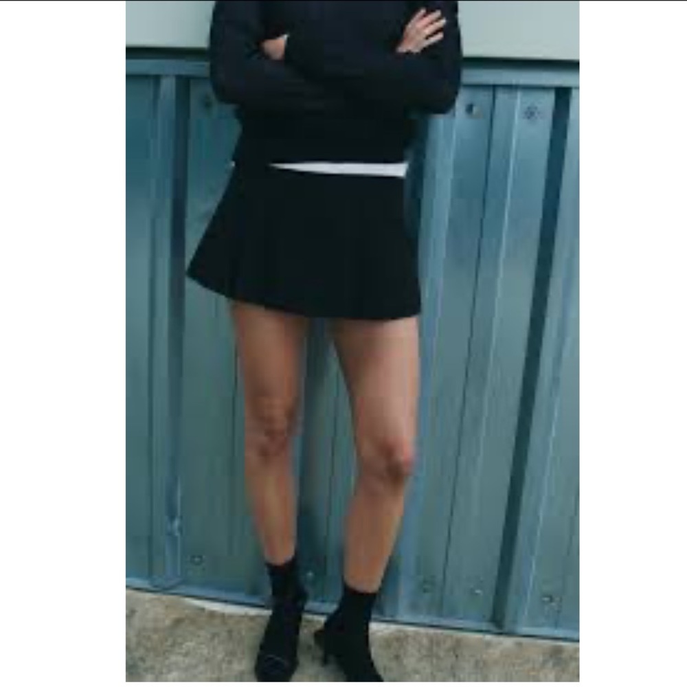 ZARA PLEATED SHORTS - Picture 3 of 7